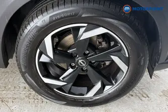 Nissan Juke N-Connecta Manual Petrol SUV - Stock Number (1688224) - 47th supplementary image