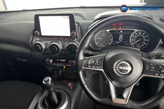 Nissan Juke N-Connecta Manual Petrol SUV - Stock Number (1688224) - 1st supplementary image