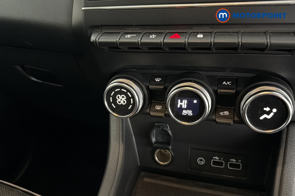 Renault Captur Techno Manual Petrol SUV - Stock Number (1689827) - 12th supplementary image