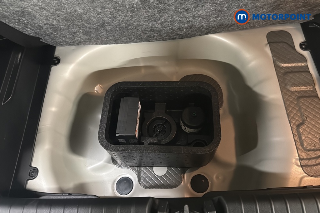 Hyundai I20 Tech Line Automatic Petrol Hatchback - Stock Number (1690243) - 33rd supplementary image