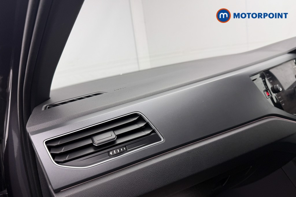 Volkswagen Taigo R-Line Manual Petrol SUV - Stock Number (1691000) - 8th supplementary image