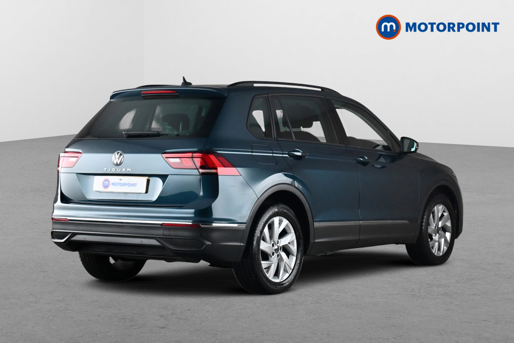 Volkswagen Tiguan Life Automatic Petrol SUV - Stock Number (1691004) - Passenger side rear corner