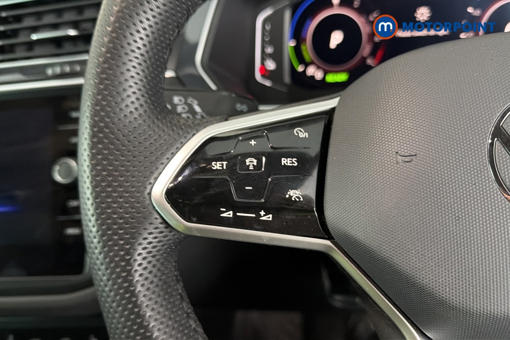Volkswagen Tiguan R-Line Automatic Petrol Plug-In Hybrid SUV - Stock Number (1691207) - 4th supplementary image