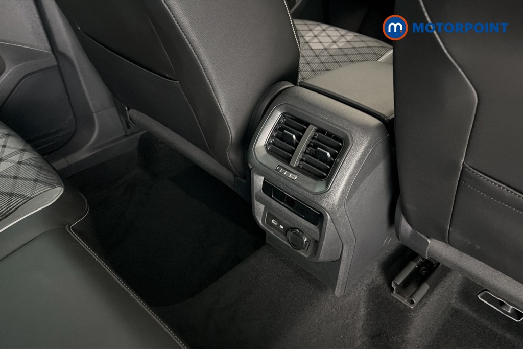 Volkswagen Tiguan R-Line Automatic Petrol Plug-In Hybrid SUV - Stock Number (1691207) - 28th supplementary image