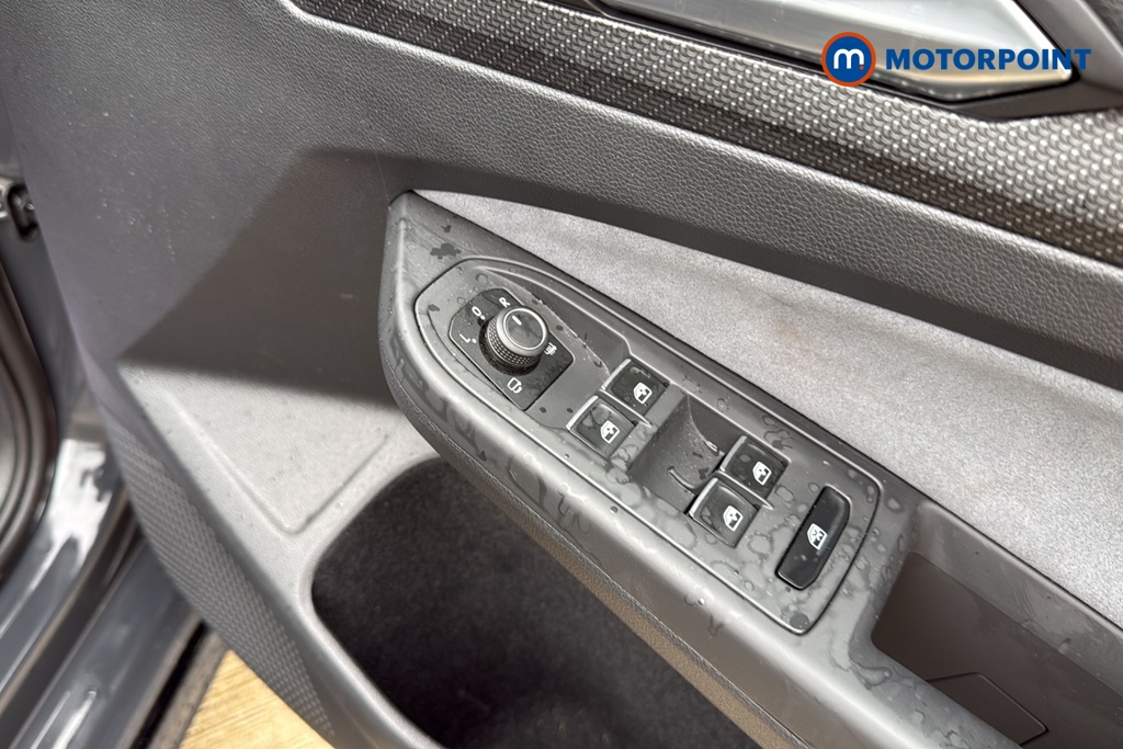 Volkswagen Golf R-Line Automatic Petrol Hatchback - Stock Number (1692010) - 19th supplementary image