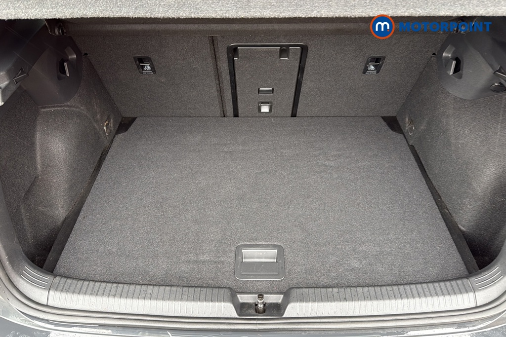 Volkswagen Golf R-Line Automatic Petrol Hatchback - Stock Number (1692010) - 30th supplementary image