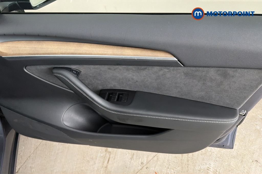 Tesla Model 3 Long Range Automatic Electric Saloon - Stock Number (1692091) - 18th supplementary image