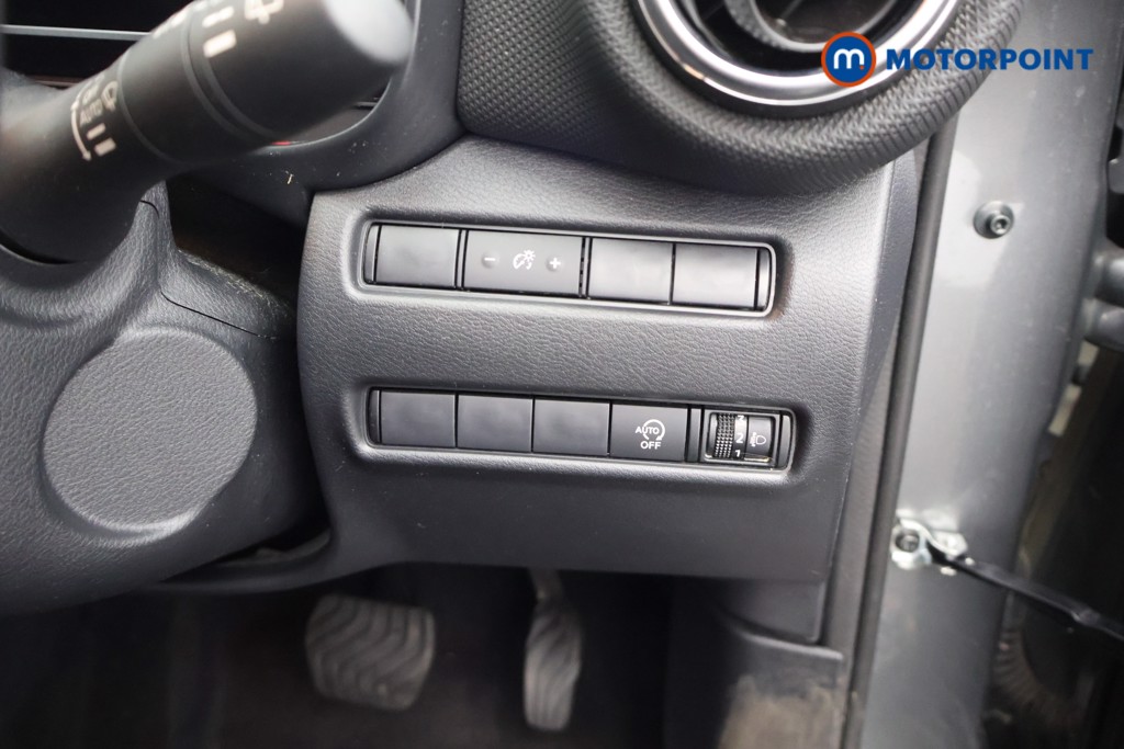 Nissan Juke N-Connecta Automatic Petrol SUV - Stock Number (1692442) - 18th supplementary image