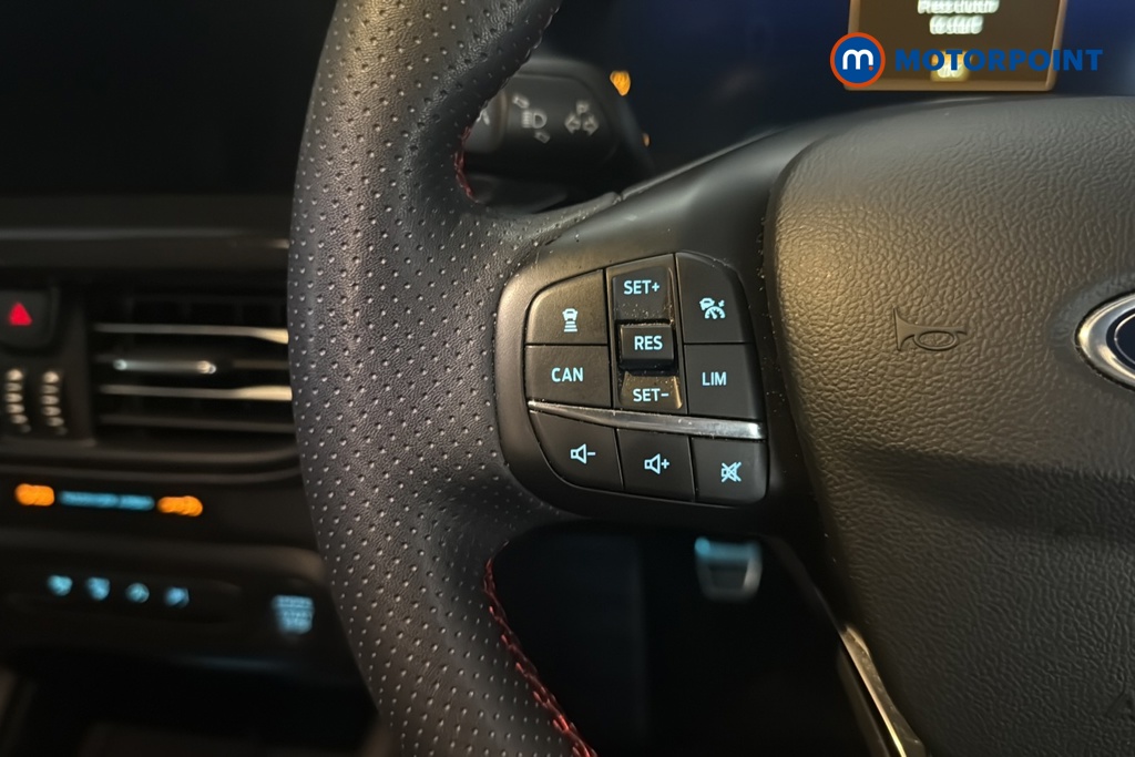 Ford Focus St-Line Vignale Manual Petrol Hatchback - Stock Number (1692657) - 4th supplementary image