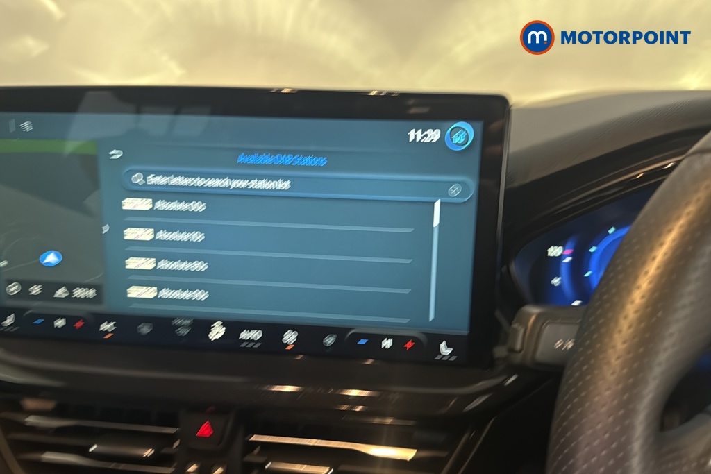 Ford Focus St-Line Vignale Manual Petrol Hatchback - Stock Number (1692657) - 8th supplementary image