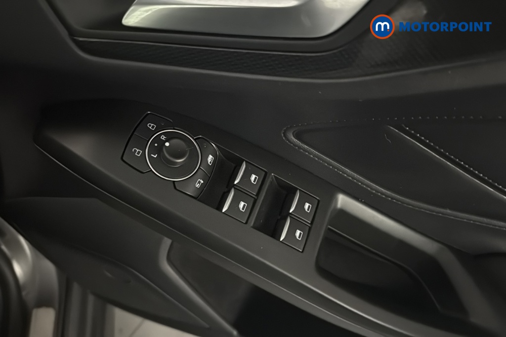 Ford Focus St-Line Vignale Manual Petrol Hatchback - Stock Number (1692657) - 19th supplementary image
