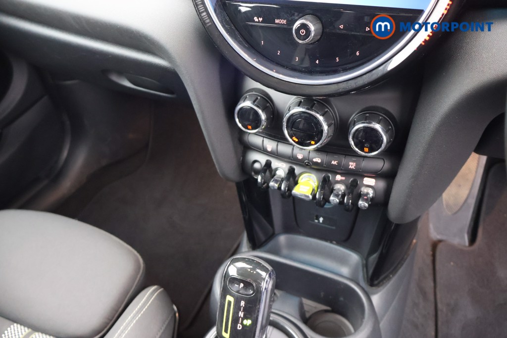 Mini Hatchback Cooper S Level 1 Automatic Electric Hatchback - Stock Number (1692904) - 12th supplementary image
