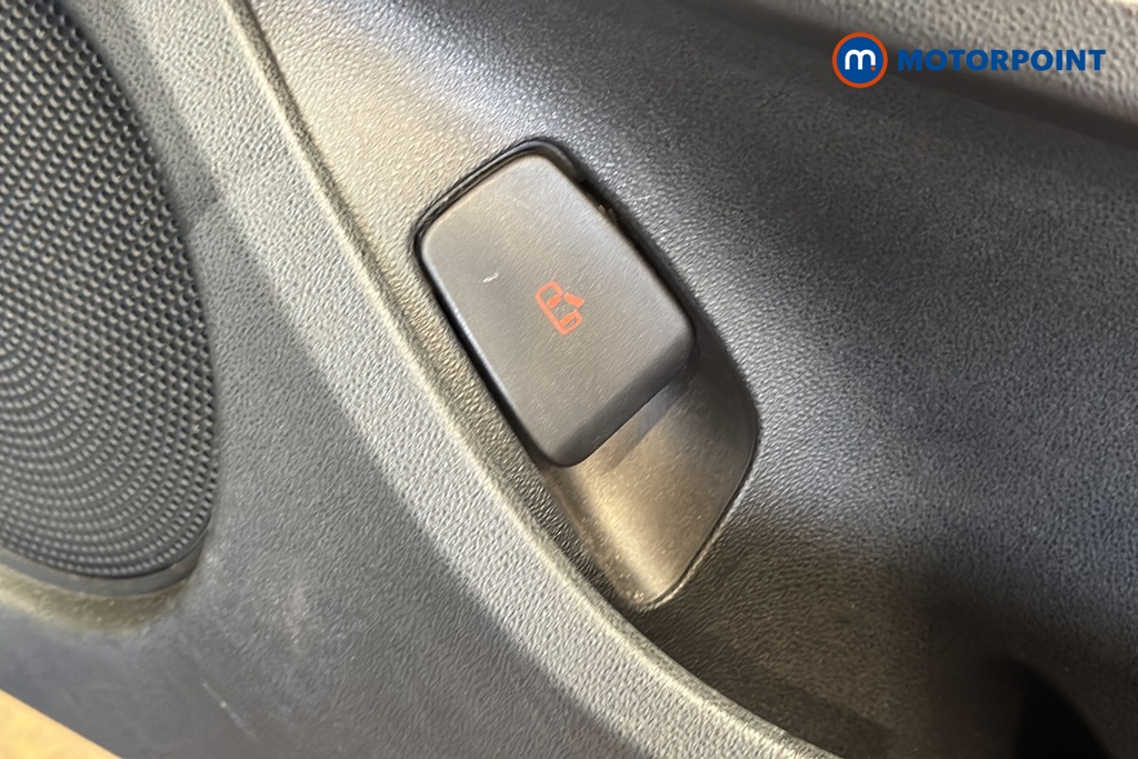 Fiat 500 Icon Automatic Electric Hatchback - Stock Number (1679630) - 994th supplementary image
