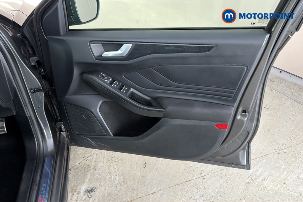 Ford Focus St-Line X Manual Petrol Hatchback - Stock Number (1686638) - 19th supplementary image