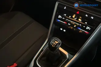 Volkswagen T-Roc Life Manual Petrol SUV - Stock Number (1687967) - 15th supplementary image
