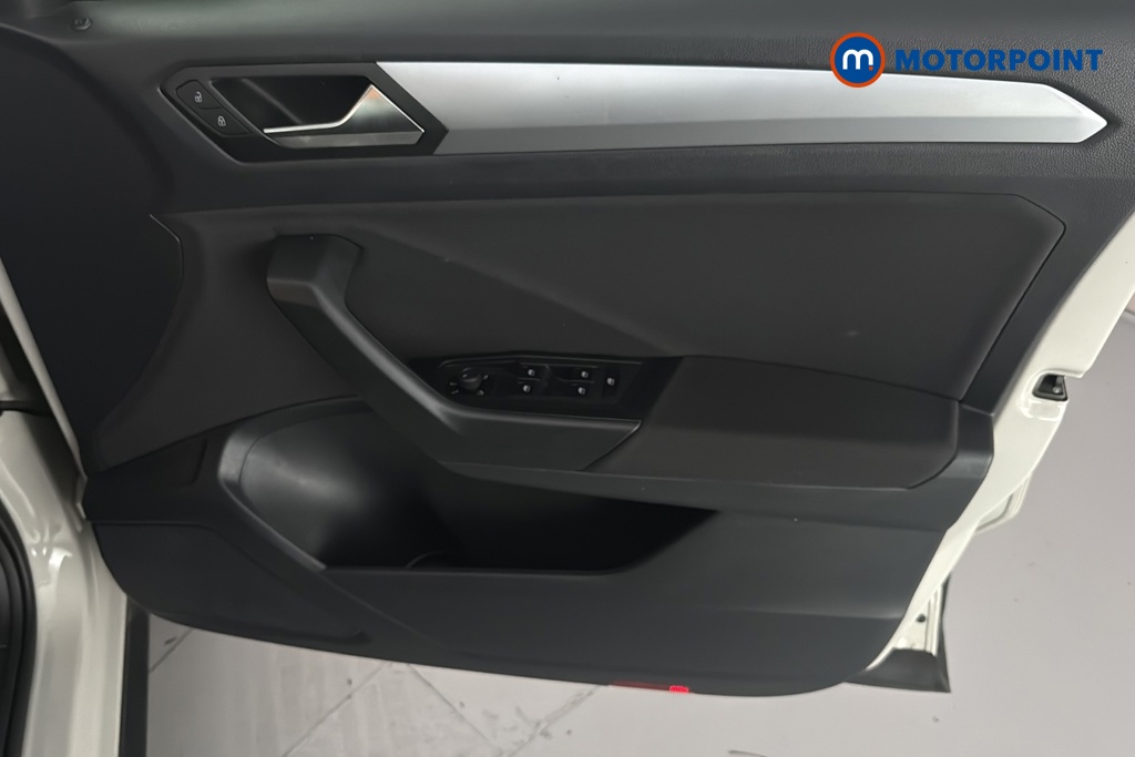 Volkswagen T-Roc Life Manual Petrol SUV - Stock Number (1687967) - 18th supplementary image
