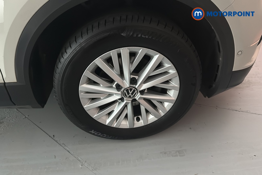 Volkswagen T-Roc Life Manual Petrol SUV - Stock Number (1687967) - 47th supplementary image