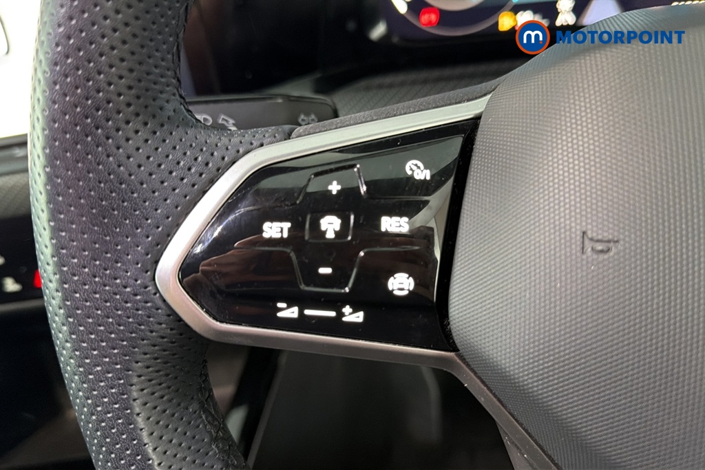 Volkswagen Golf R-Line Manual Petrol Hatchback - Stock Number (1689448) - 4th supplementary image