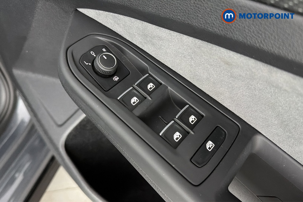 Volkswagen Golf R-Line Manual Petrol Hatchback - Stock Number (1689448) - 19th supplementary image