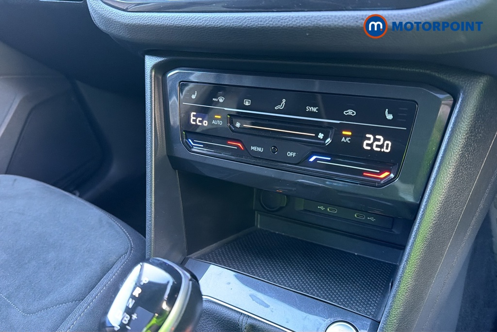 Volkswagen Tiguan Elegance Automatic Petrol Plug-In Hybrid SUV - Stock Number (1691211) - 14th supplementary image