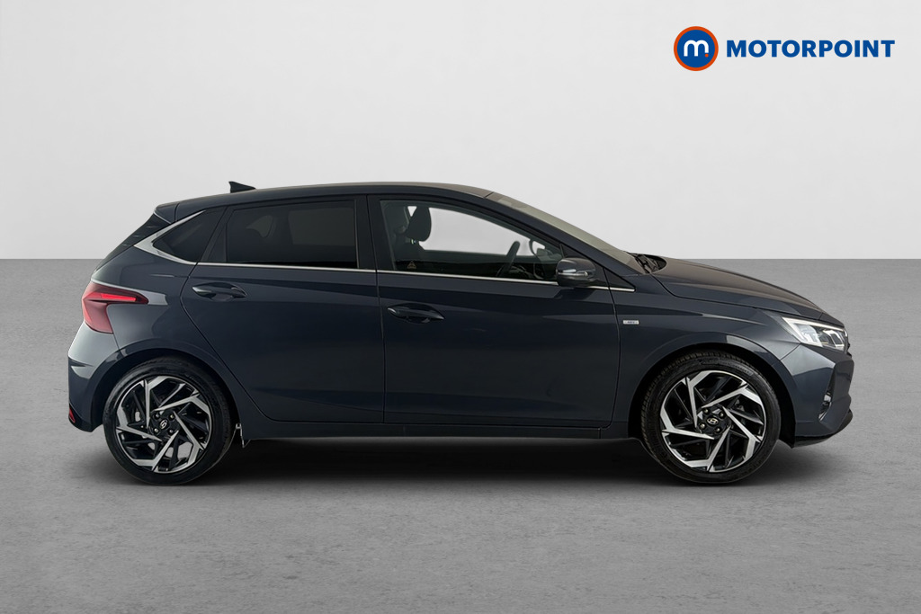 Hyundai I20 Premium Manual Petrol Hatchback - Stock Number (1691525) - Passenger side