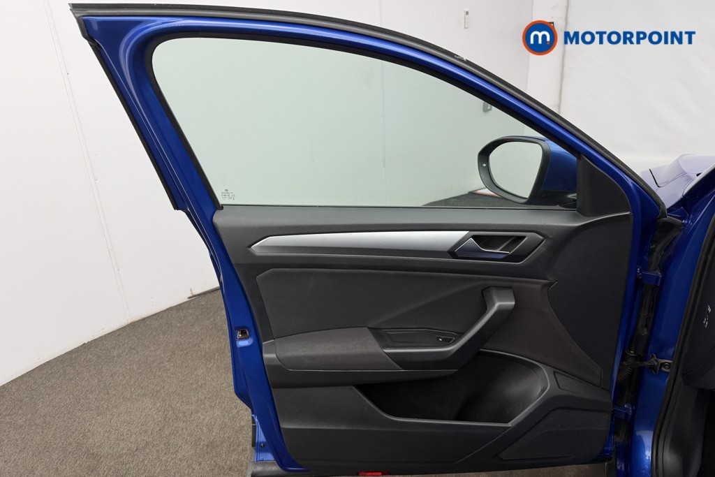 Volkswagen T-Roc Life Manual Petrol SUV - Stock Number (1692787) - 21st supplementary image