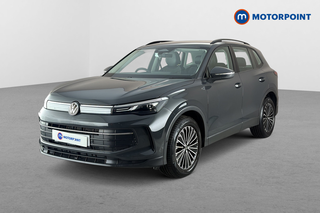 Volkswagen Tiguan Life Automatic Petrol SUV - Stock Number (1694236) - Passenger side front corner