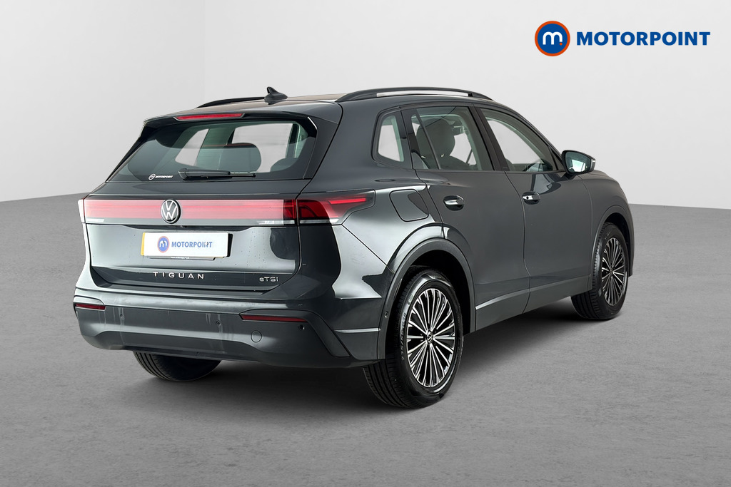 Volkswagen Tiguan Life Automatic Petrol SUV - Stock Number (1694236) - Passenger side rear corner
