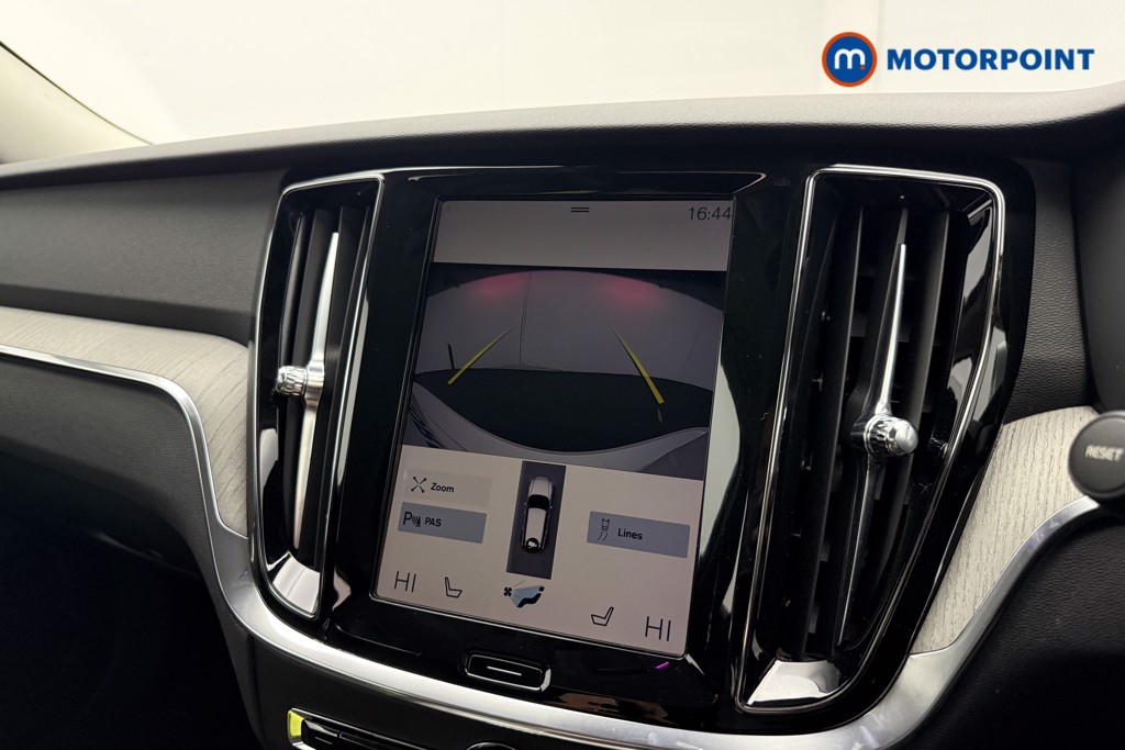 Volvo V60 Inscription Plus Automatic Petrol Estate - Stock Number (1674333) - 9th supplementary image