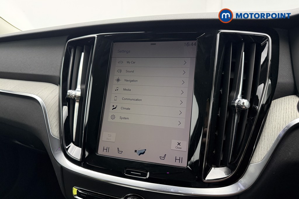 Volvo V60 Inscription Plus Automatic Petrol Estate - Stock Number (1674333) - 12th supplementary image