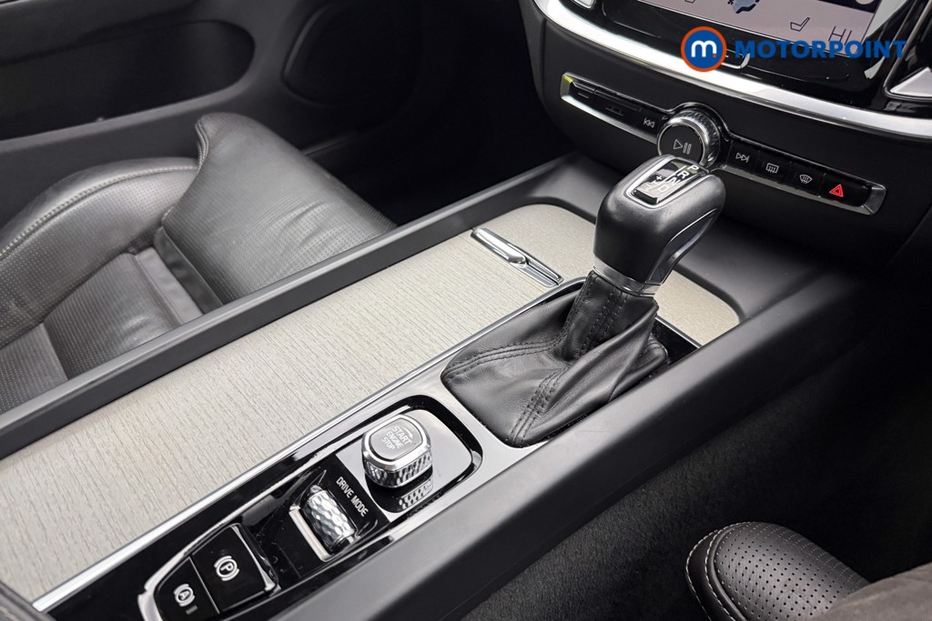 Volvo V60 Inscription Plus Automatic Petrol Estate - Stock Number (1674333) - 18th supplementary image