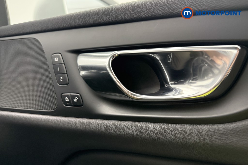 Volvo V60 Inscription Plus Automatic Petrol Estate - Stock Number (1674333) - 25th supplementary image