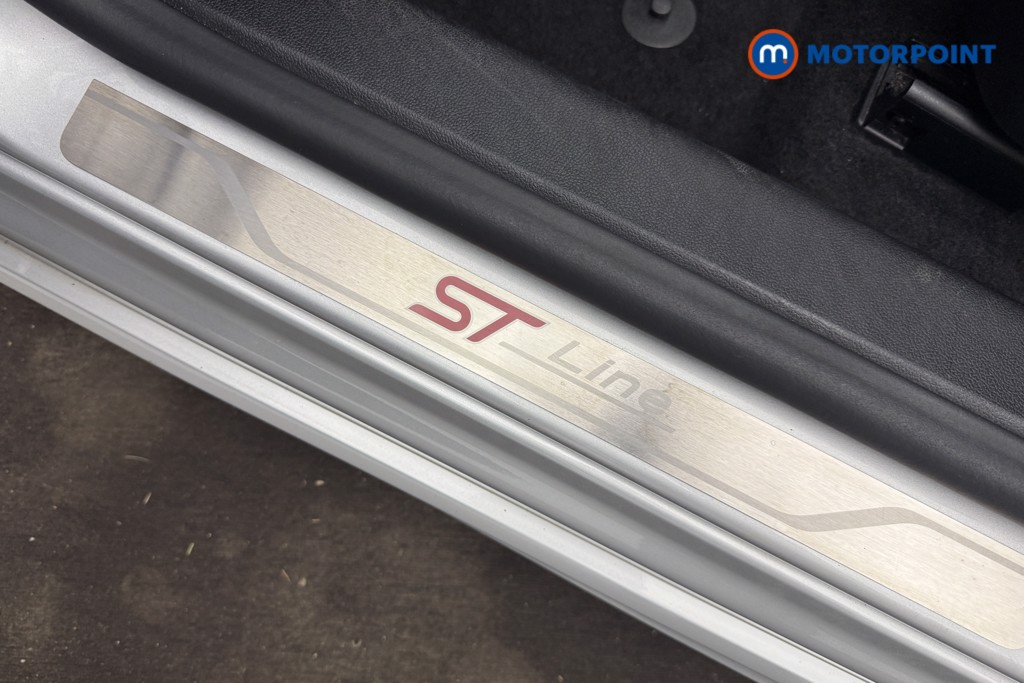 Ford Focus St-Line X Manual Petrol Hatchback - Stock Number (1680994) - 27th supplementary image