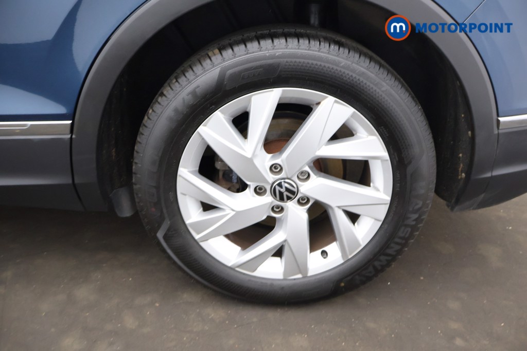 Volkswagen Tiguan Life Manual Petrol SUV - Stock Number (1681444) - 28th supplementary image