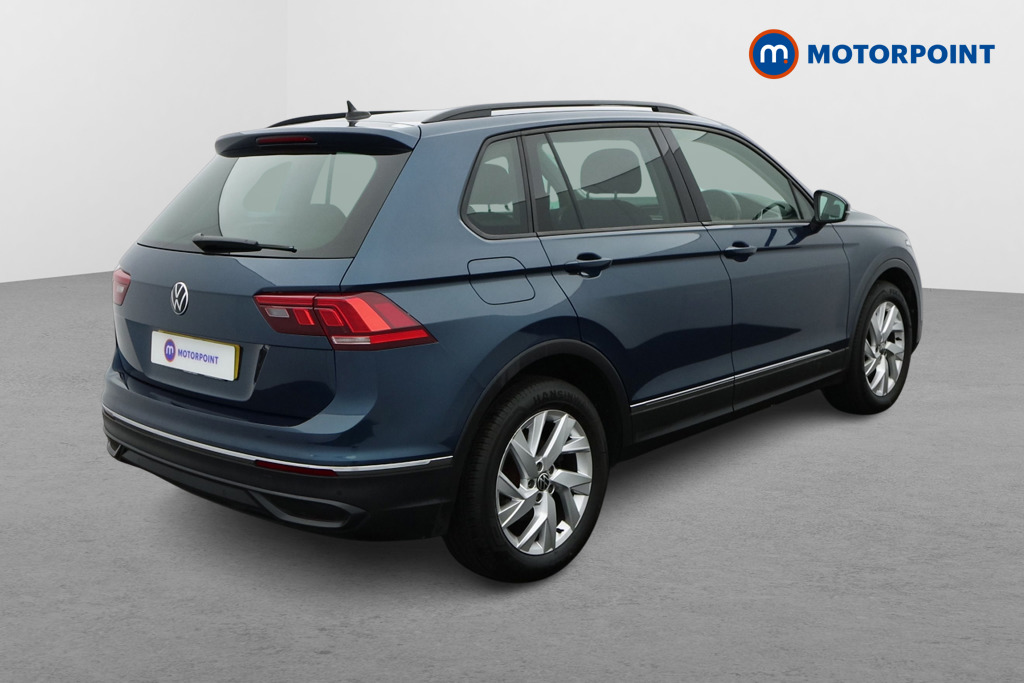 Volkswagen Tiguan Life Manual Petrol SUV - Stock Number (1681444) - Drivers side rear corner