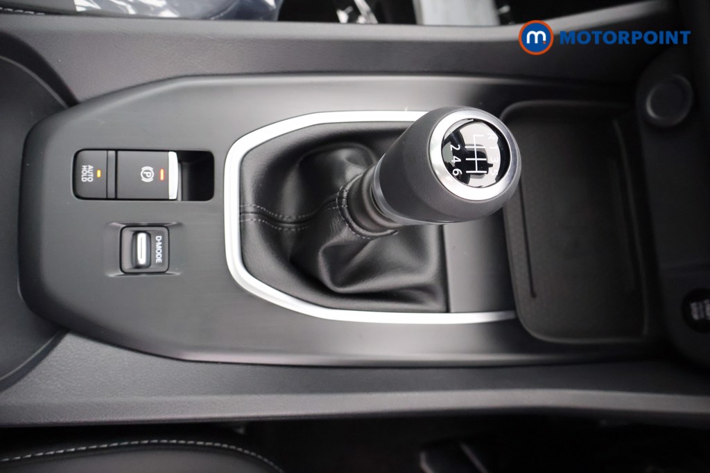 Nissan Qashqai N-Connecta Manual Petrol SUV - Stock Number (1683528) - 9th supplementary image