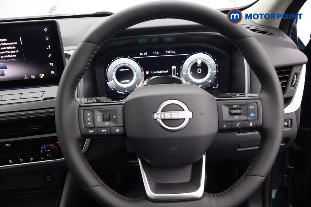 Nissan Qashqai N-Connecta Manual Petrol SUV - Stock Number (1683528) - 1st supplementary image