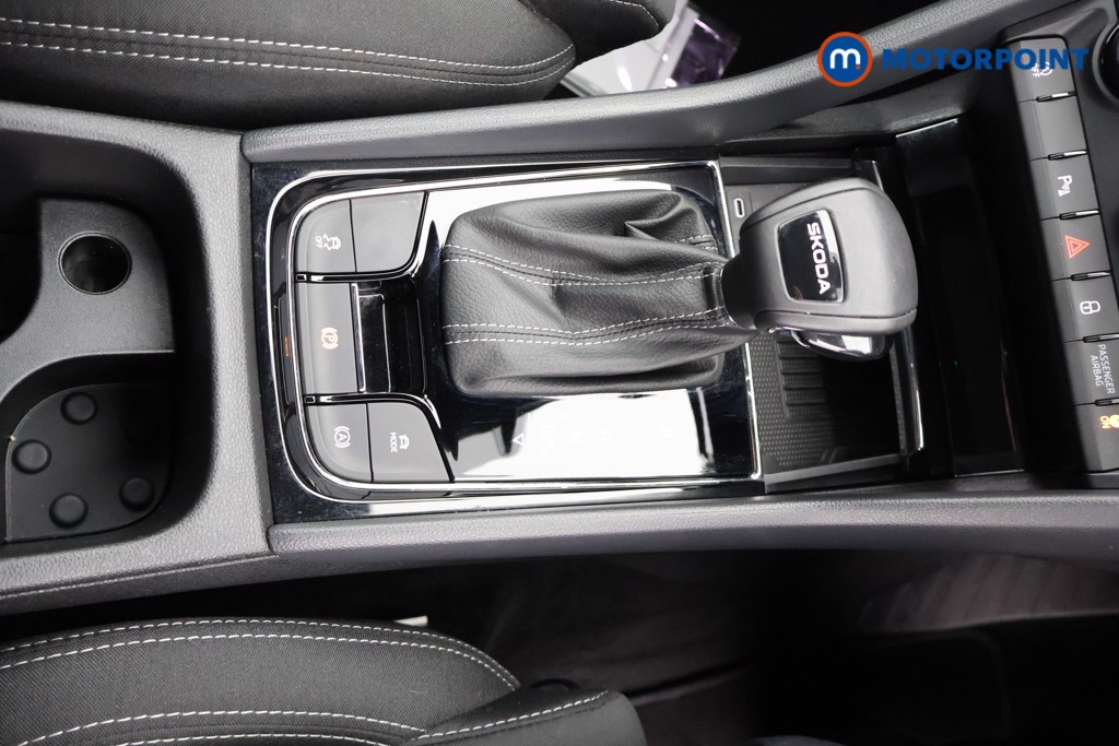 Skoda Karoq Sportline Edition Automatic Petrol SUV - Stock Number (1684867) - 9th supplementary image