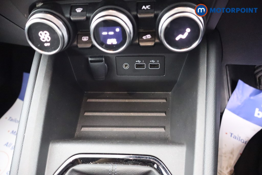 Renault Clio Evolution Manual Petrol Hatchback - Stock Number (1685648) - 10th supplementary image