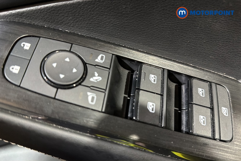 Nissan Qashqai N-Connecta Automatic Petrol-Electric Hybrid SUV - Stock Number (1686754) - 19th supplementary image