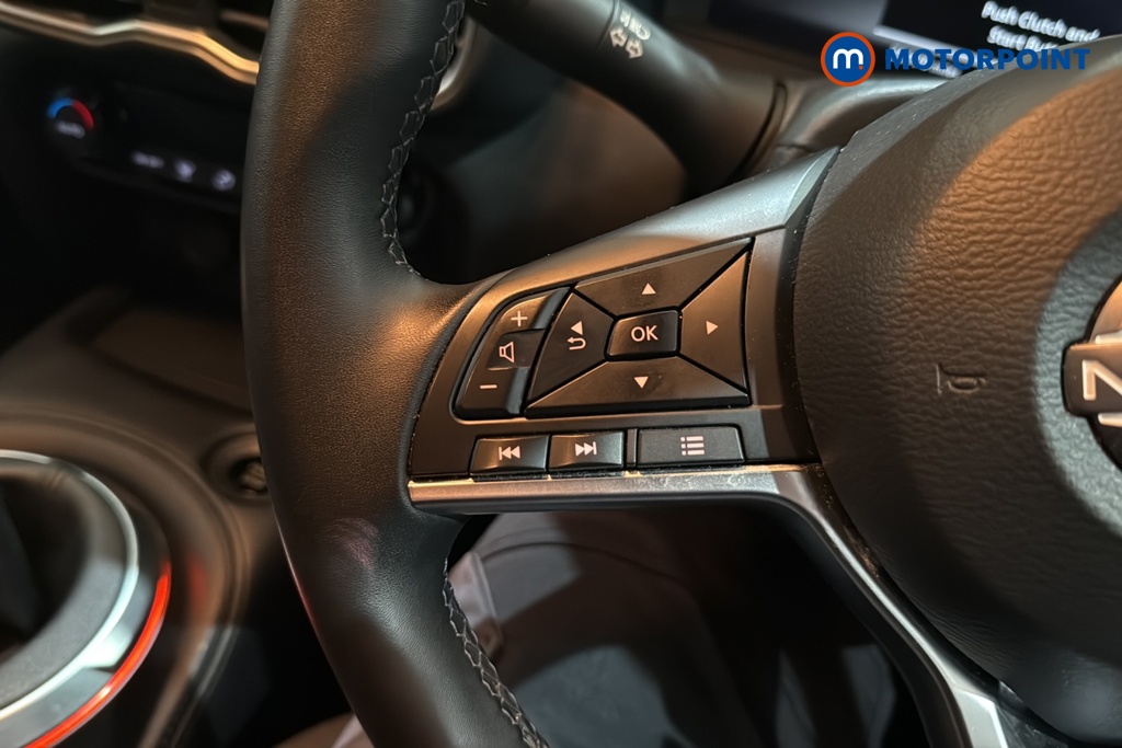 Nissan Juke N-Connecta Manual Petrol SUV - Stock Number (1687208) - 4th supplementary image