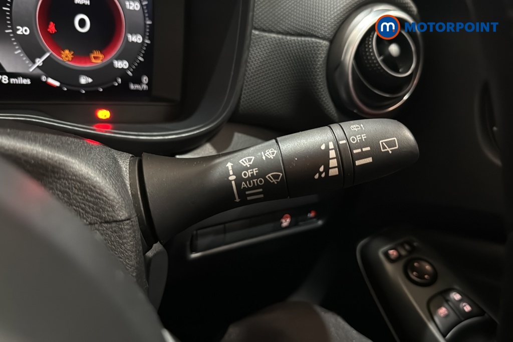 Nissan Juke N-Connecta Manual Petrol SUV - Stock Number (1687208) - 6th supplementary image