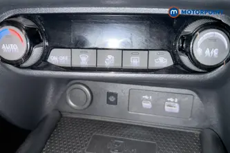Nissan Juke N-Connecta Manual Petrol SUV - Stock Number (1687208) - 12th supplementary image