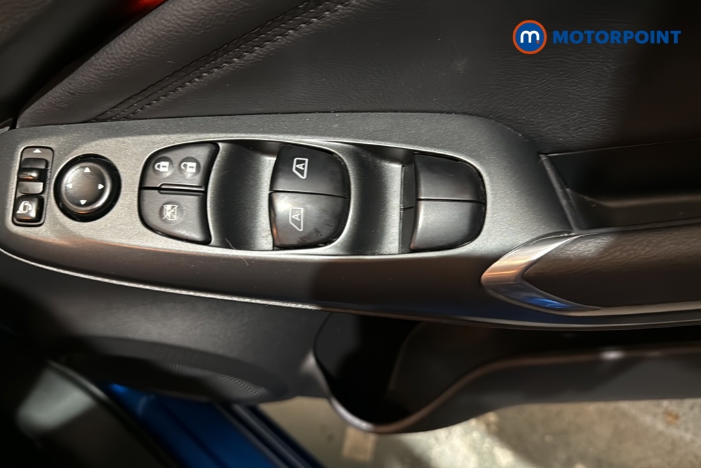 Nissan Juke N-Connecta Manual Petrol SUV - Stock Number (1687208) - 19th supplementary image