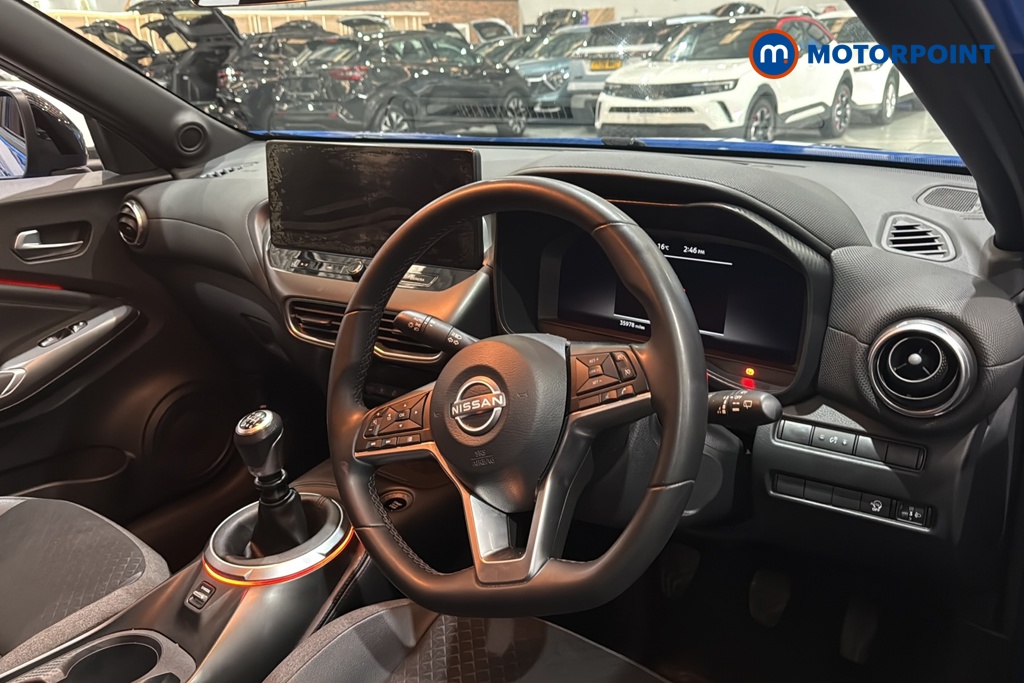Nissan Juke N-Connecta Manual Petrol SUV - Stock Number (1687208) - 1st supplementary image