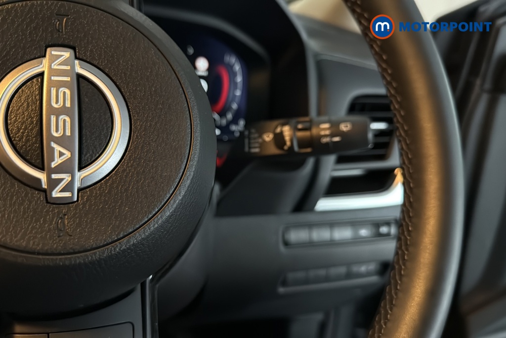 Nissan Qashqai N-Connecta Automatic Petrol-Electric Hybrid SUV - Stock Number (1688237) - 6th supplementary image