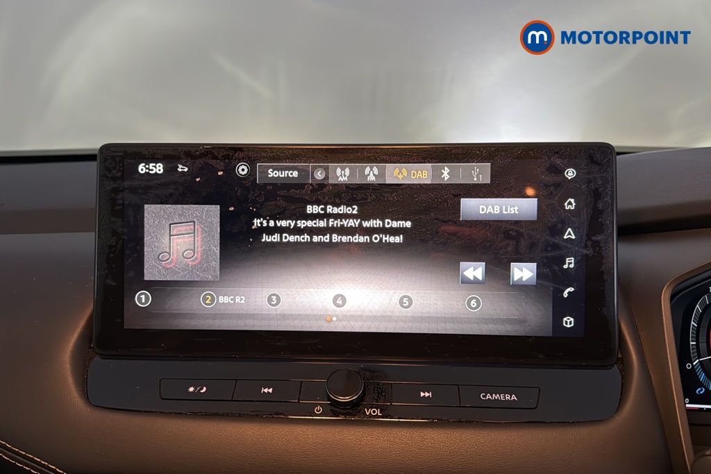 Nissan Qashqai N-Connecta Automatic Petrol-Electric Hybrid SUV - Stock Number (1688237) - 8th supplementary image