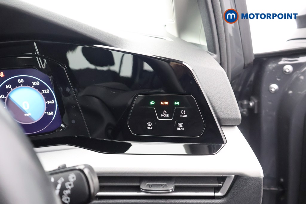 Volkswagen Golf Life Automatic Diesel Estate - Stock Number (1689240) - 7th supplementary image