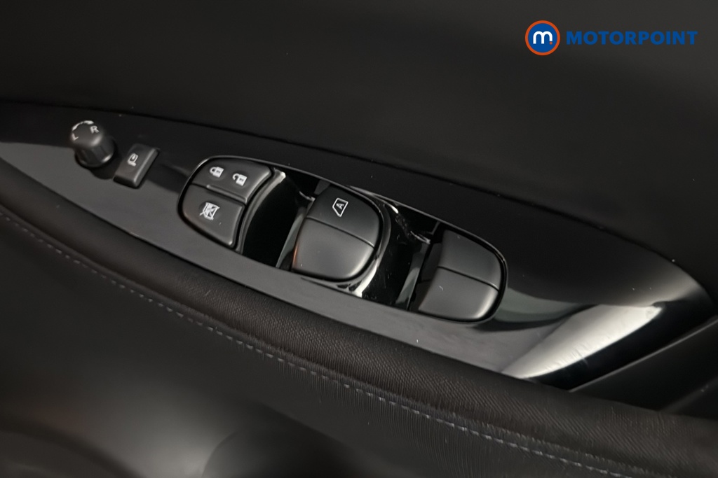 Nissan Leaf N-Connecta Automatic Electric Hatchback - Stock Number (1689653) - 19th supplementary image