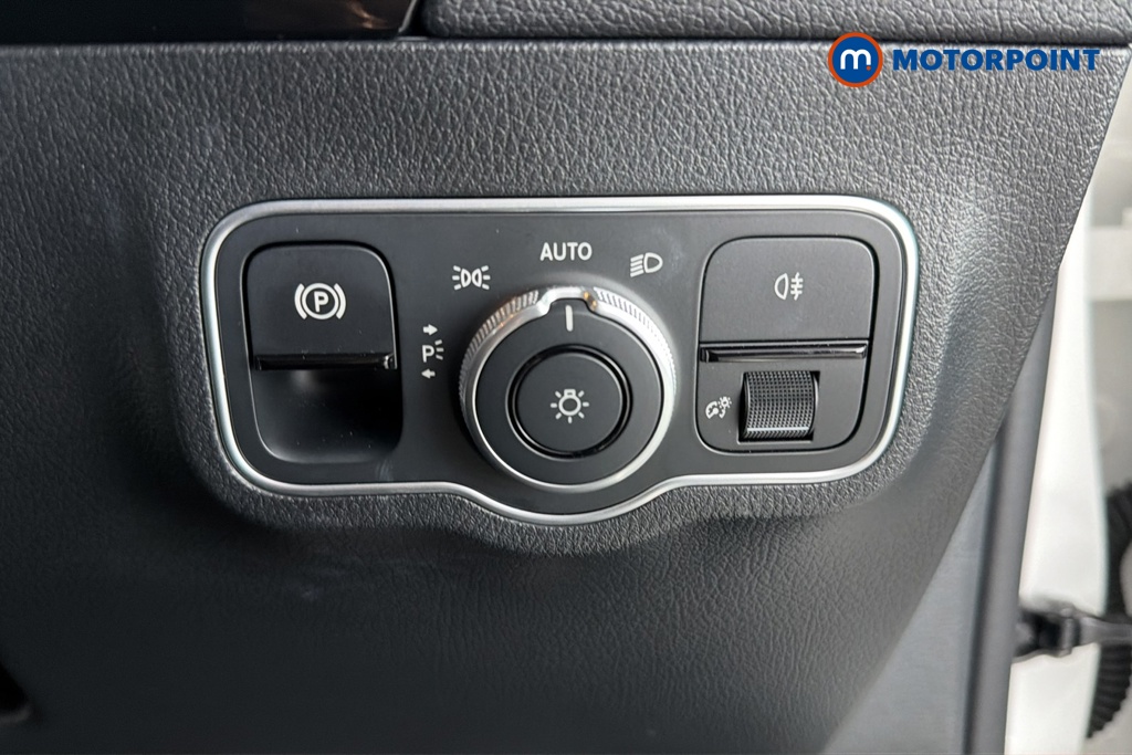 Mercedes-Benz GLA Amg Line Automatic Petrol SUV - Stock Number (1691957) - 11th supplementary image